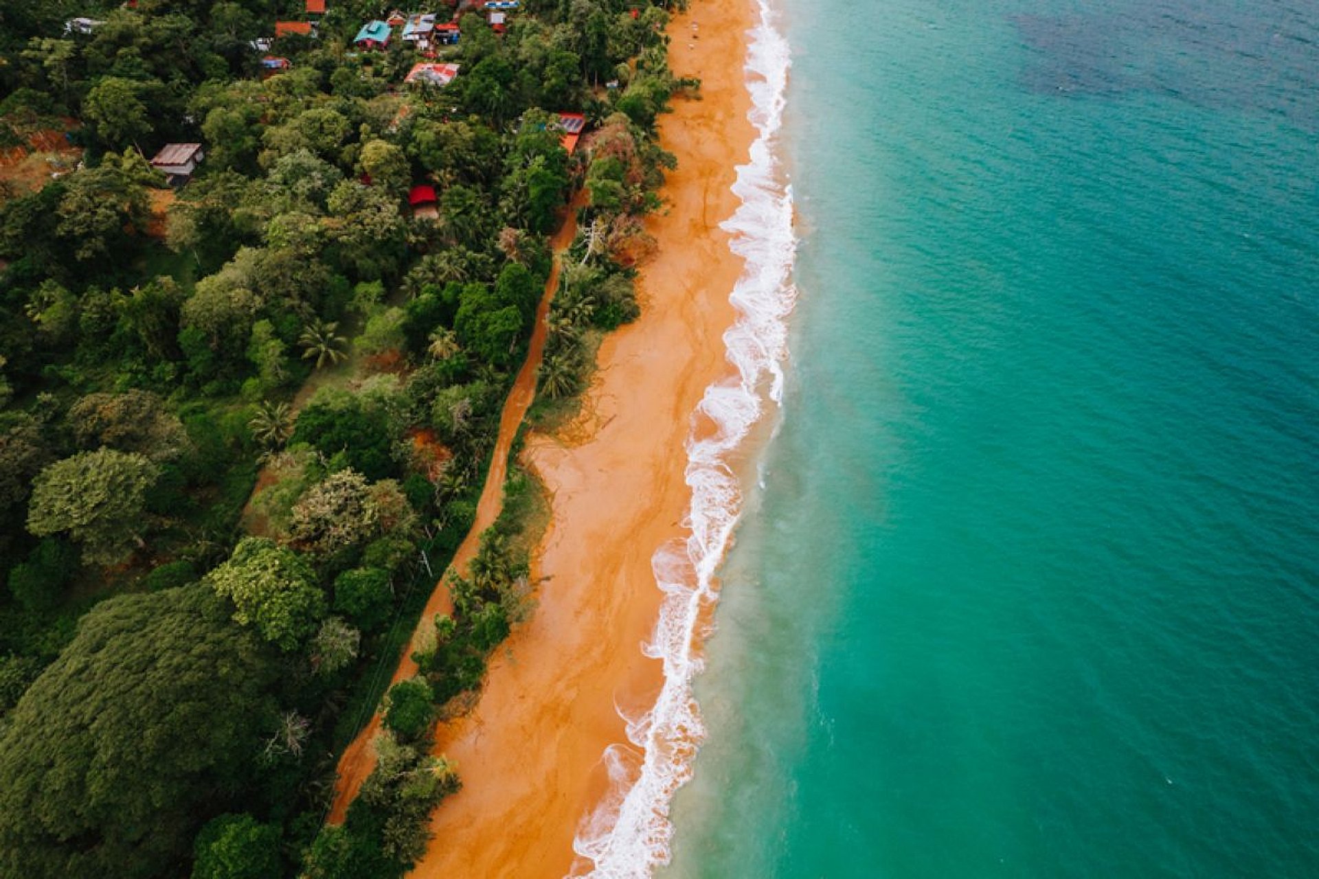 Taboga, Historia y Playa - Imagen 1