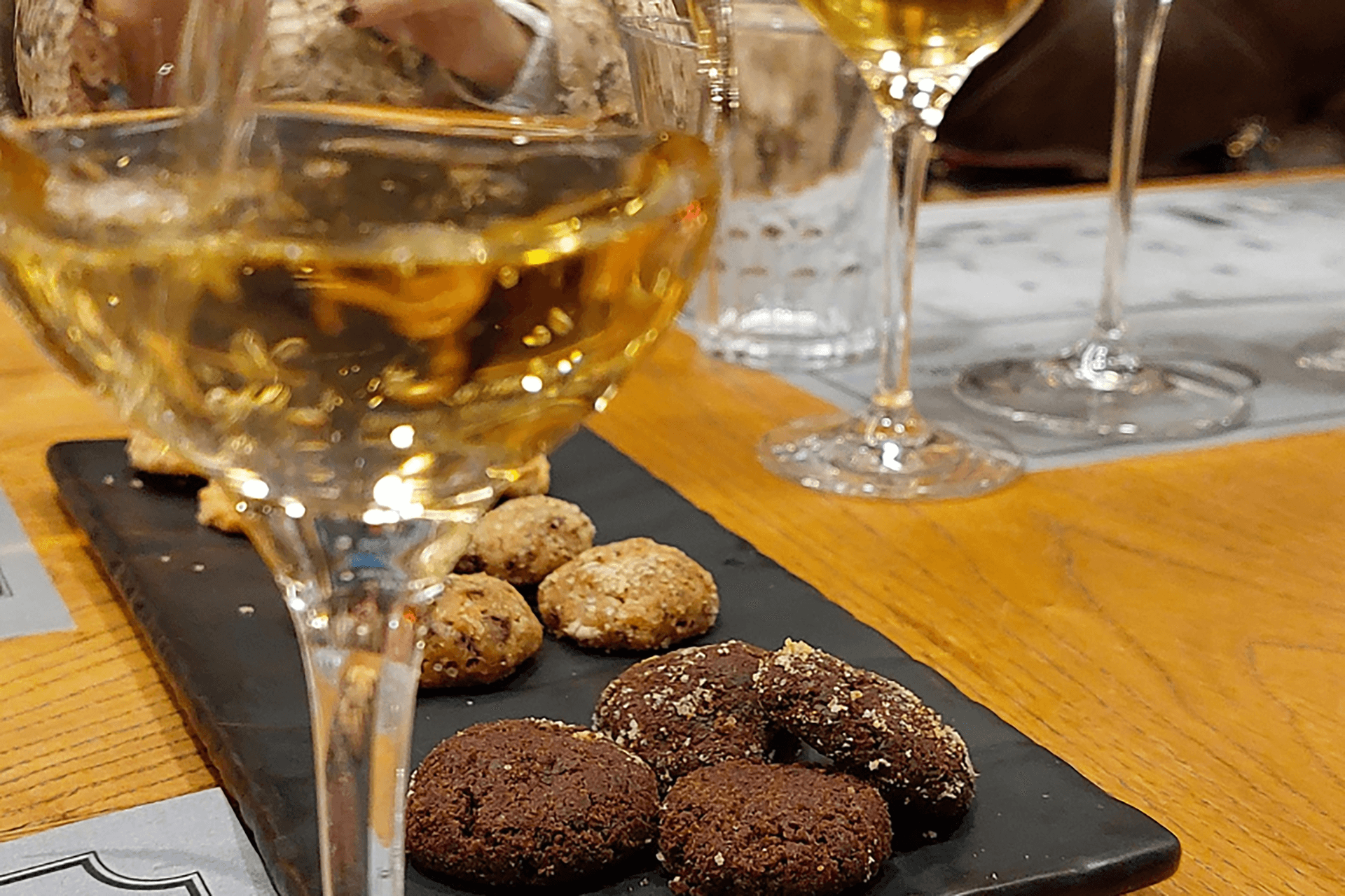 Cata de vinos y aceite con maridaje: mañana - Imagen 1