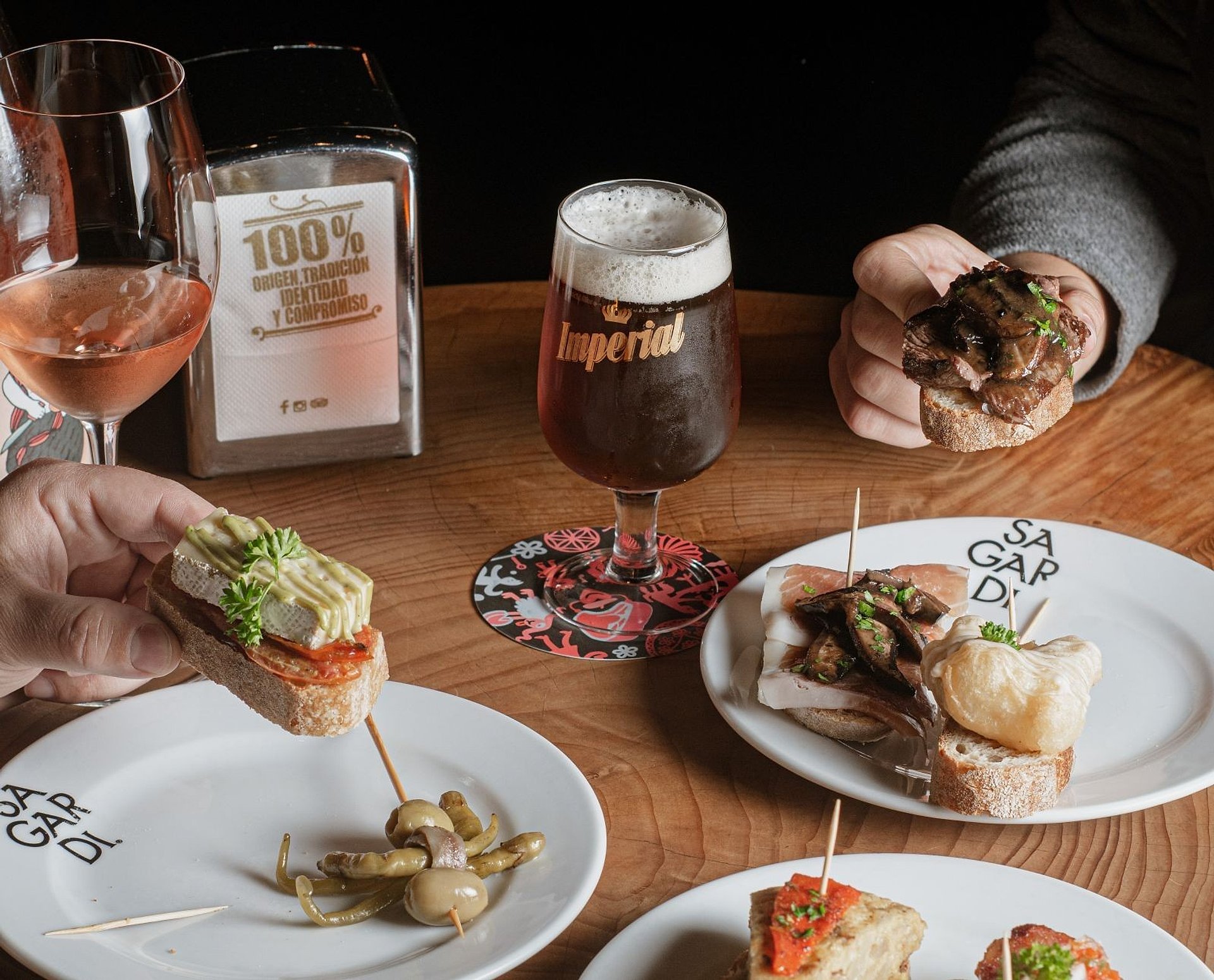 Sagardi: menú barra de pintxos en San Telmo - Imagen 1