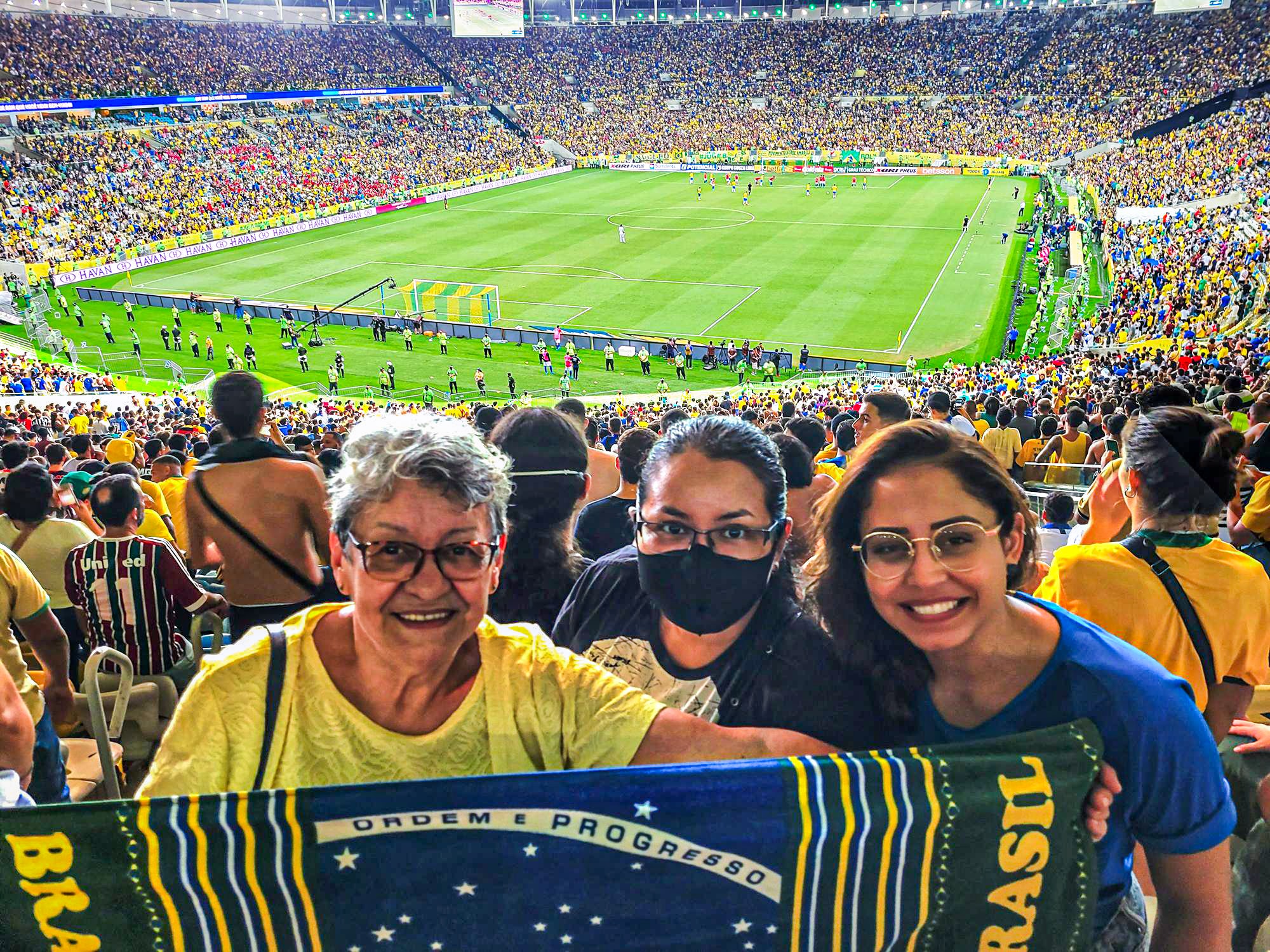 Partido de fútbol en Río con guía y traslado - Imagen 1
