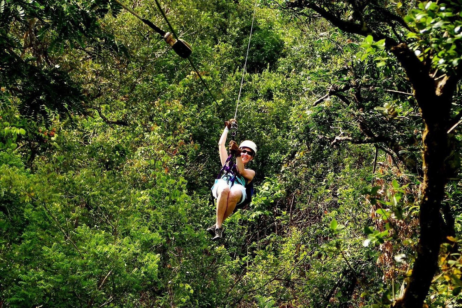 Tirolesa extrema y divertida en Puerto Plata - Imagen 1
