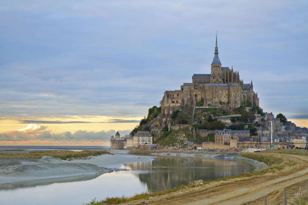 Mont-Saint-Michel: día completo guiado - Imagen 1