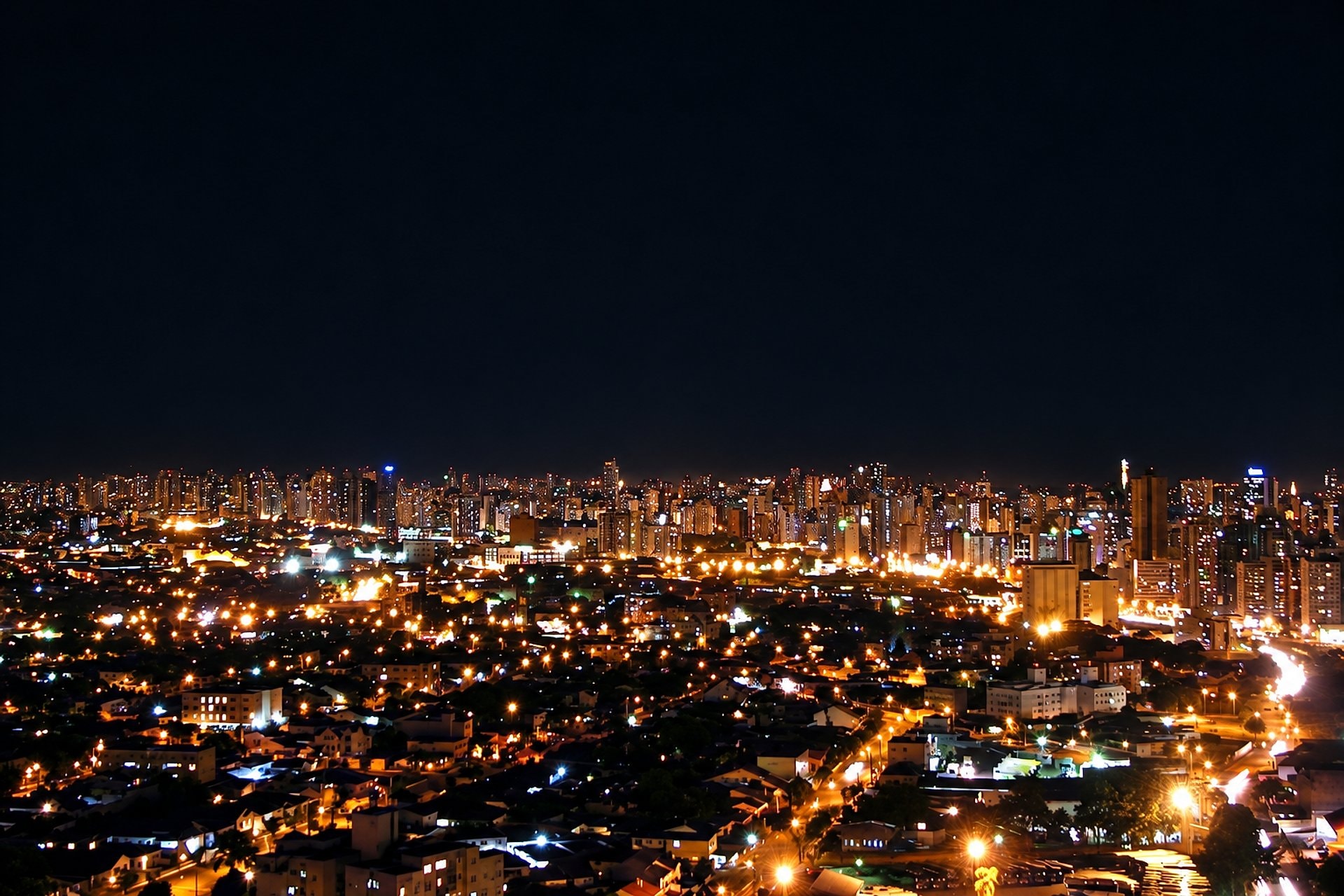 Curitiba de noche con cena - Imagen 1