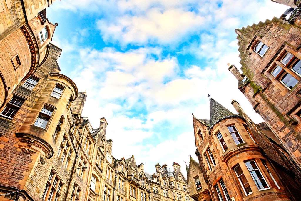 Edimburgo con bus turístico y castillo - Imagen 1
