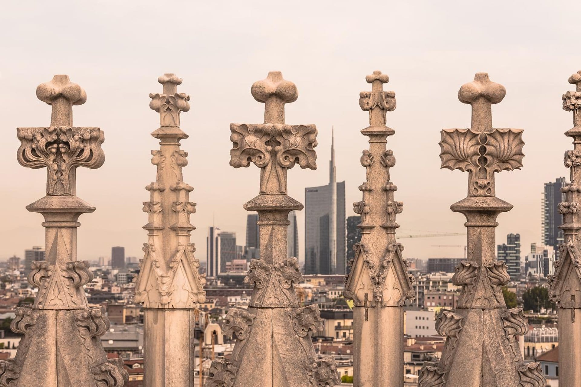 Azotea del Duomo de Milán sin filas
