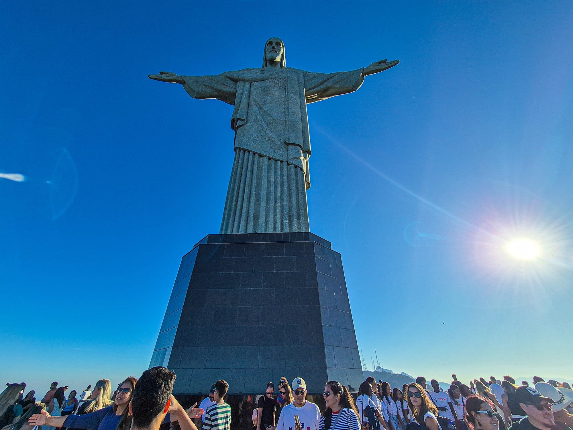 Medio día: Cristo Redentor y Selarón en van