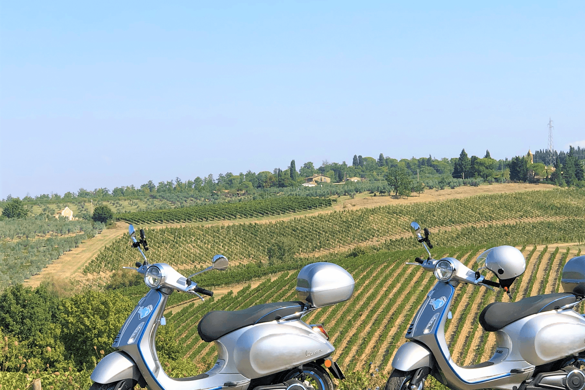 Explorando Chianti en Vespa eléctrica