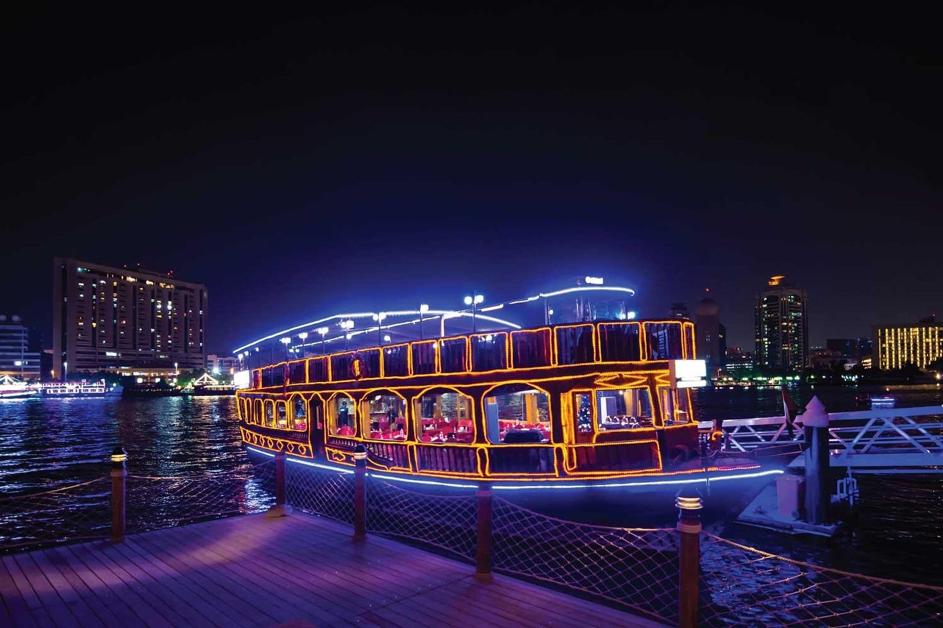 Dubai Frame y crucero con cena Marina Dhow
