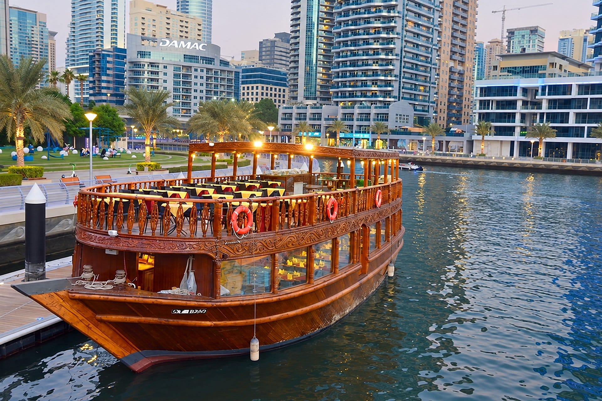 Crucero en dhow con cena al atardecer