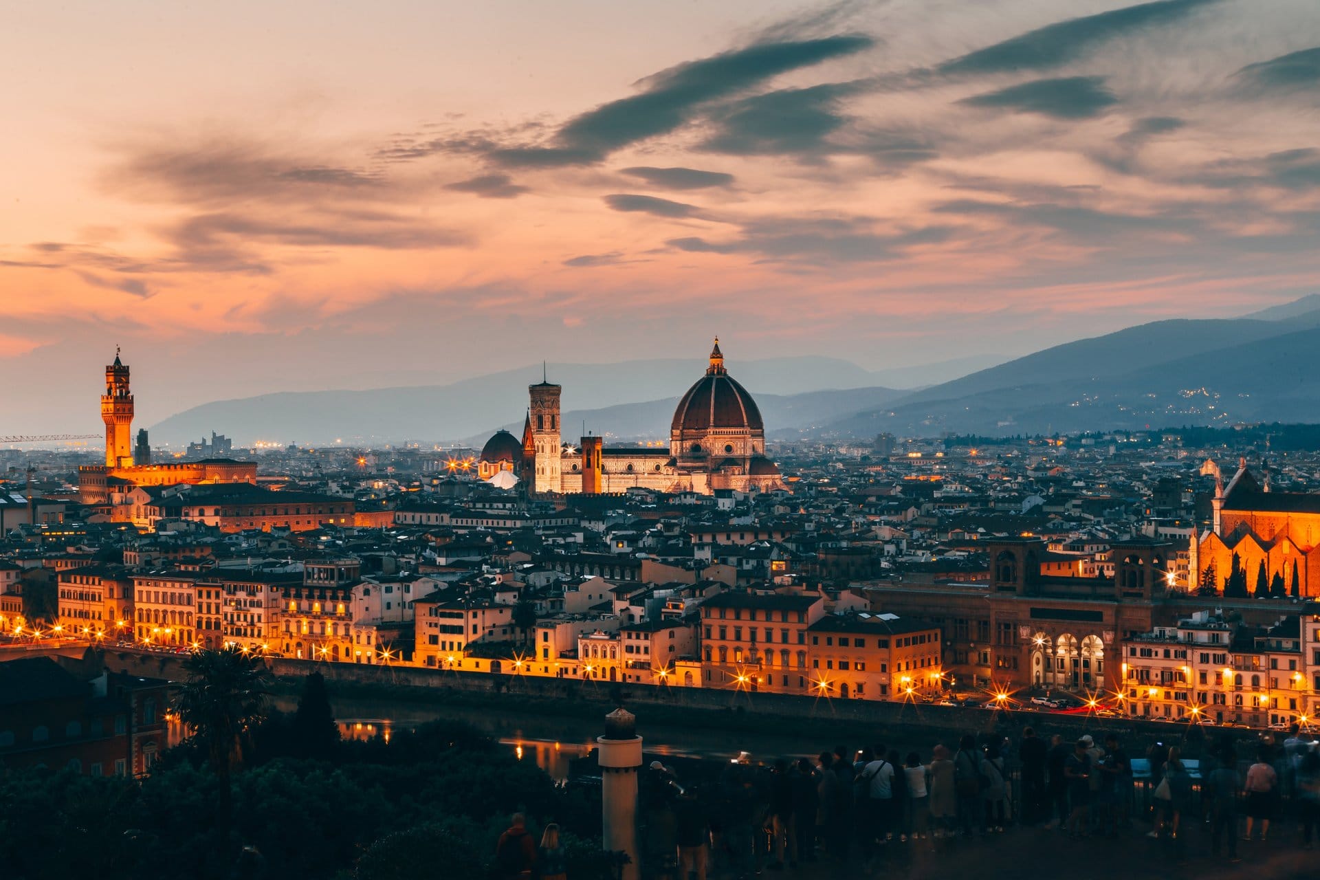 Florencia nocturna en e-bike y Michelangelo